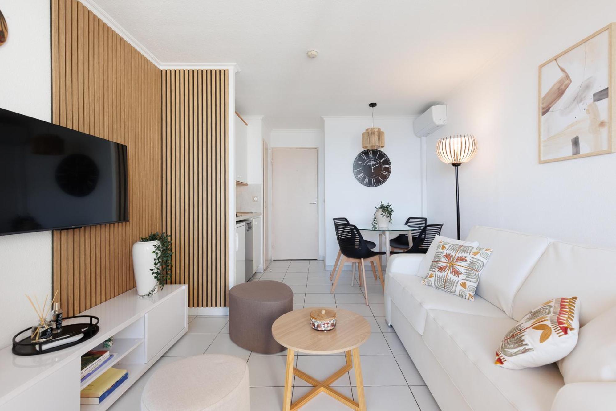 Apartment Paradise *